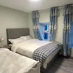 מלון דירות Cove Guest קינברה