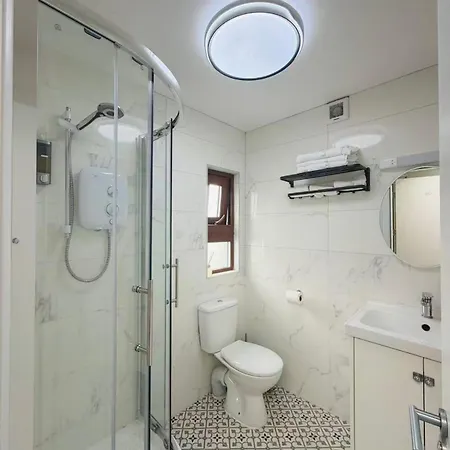 Cove Guest Aparthotel *
