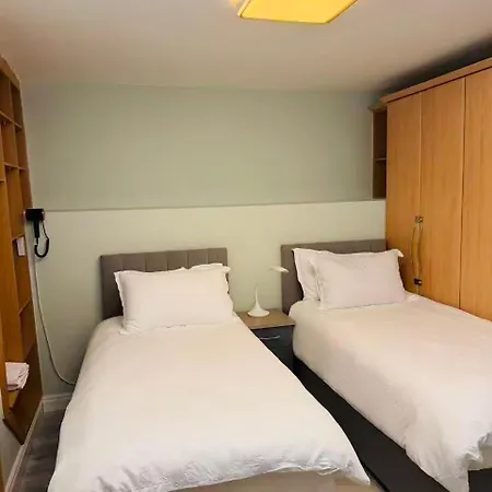 Cove Guest Aparthotel