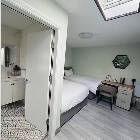 Cove Guest Aparthotel *